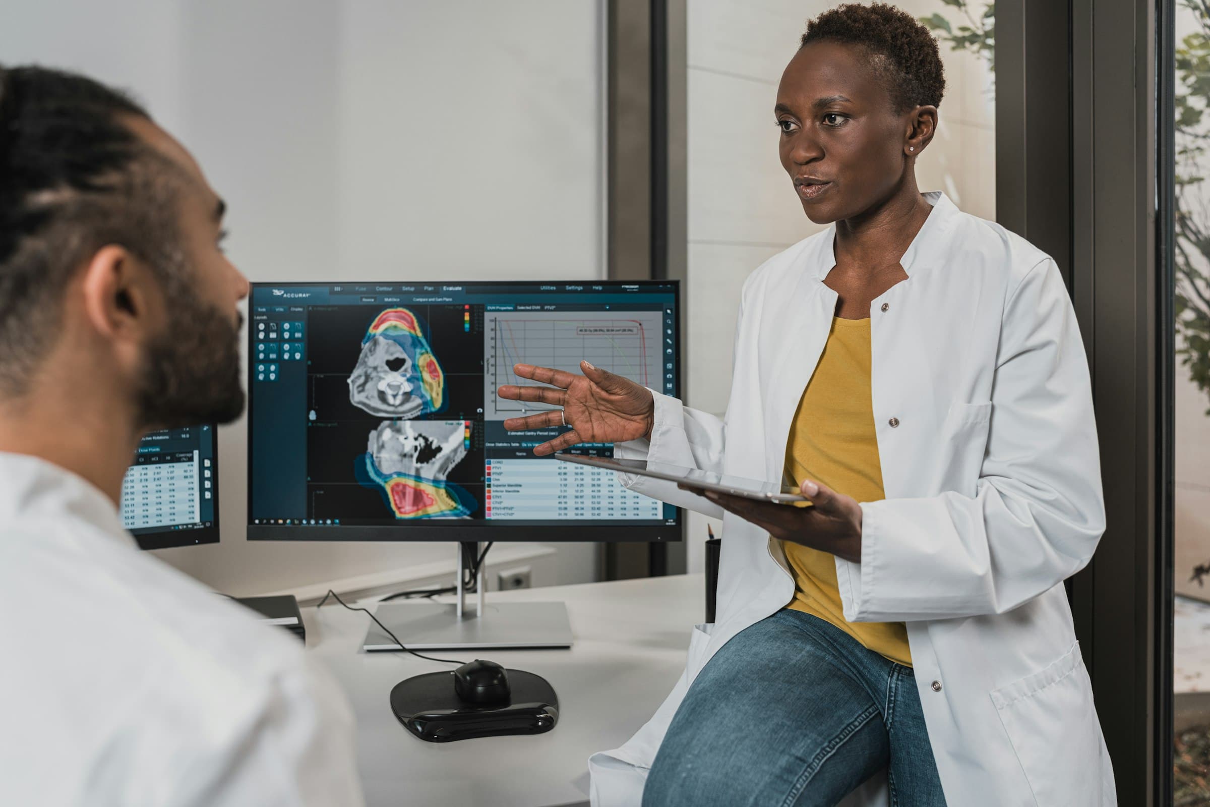 Clinical specialists collaborating where terminology-aware interpreting matters